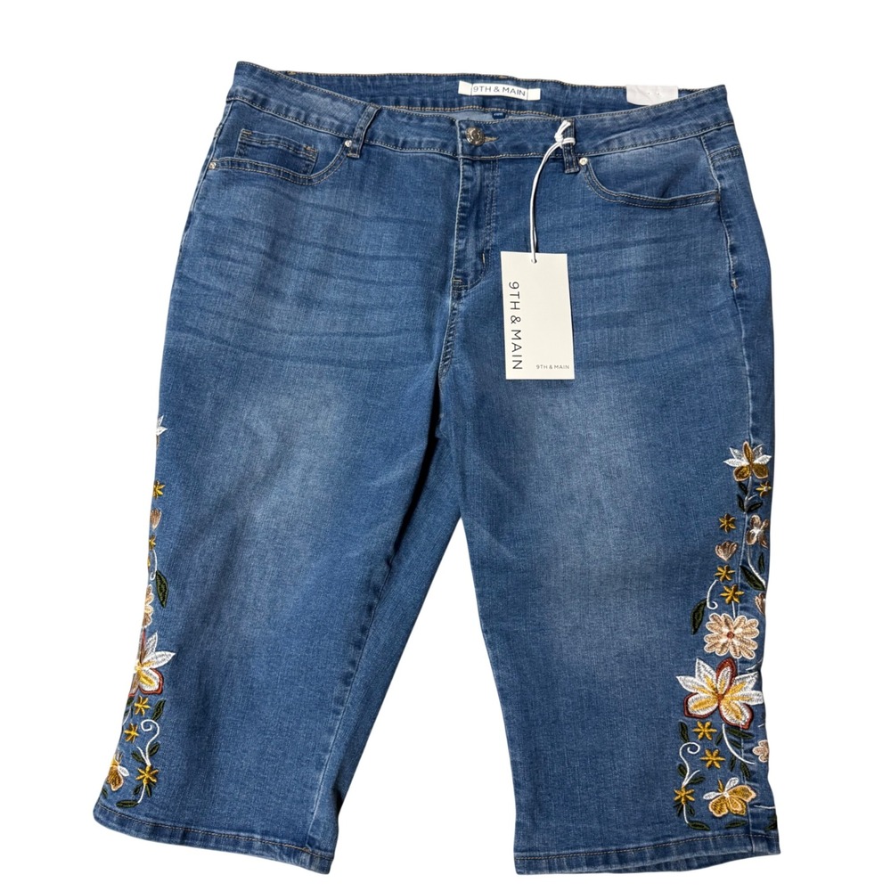 9th & Main Womens 20W Mid Rise Capri Jeans Floral Embroidered Medium Wash Denim